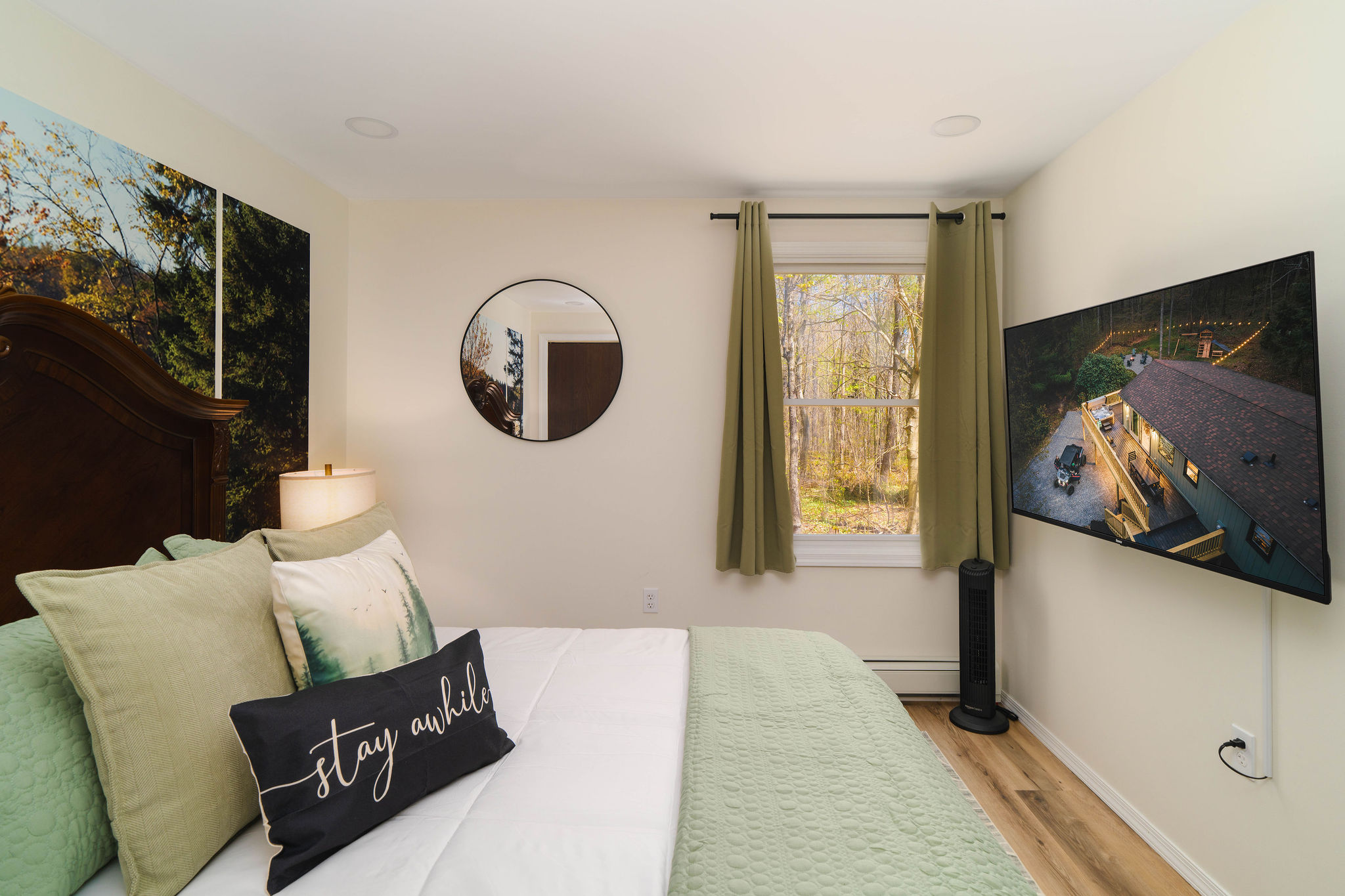 🌿 Forest Room, second angle — restful and green.