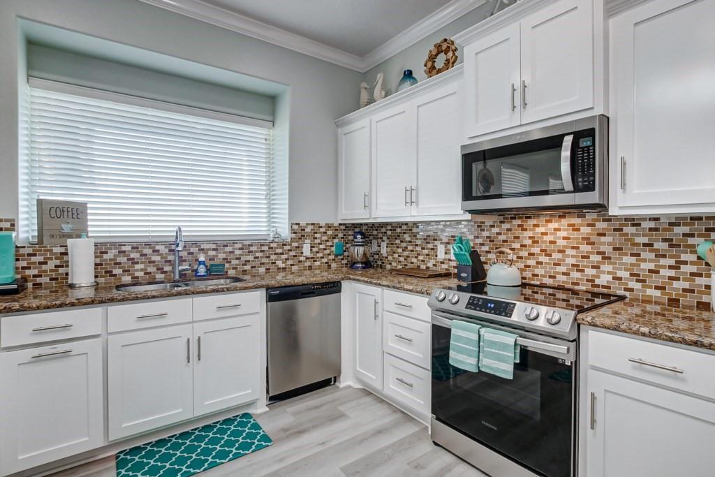 35eb01b20910448c9d0b724655ce8481 | Beachhouse | Texas | TX | Vacation Homes | Galveston | Crystal Beach | Kokomo | Breezy Days | Beachfront Elegance | Sunrise Serenity | Southern Sands Property Management, LLC