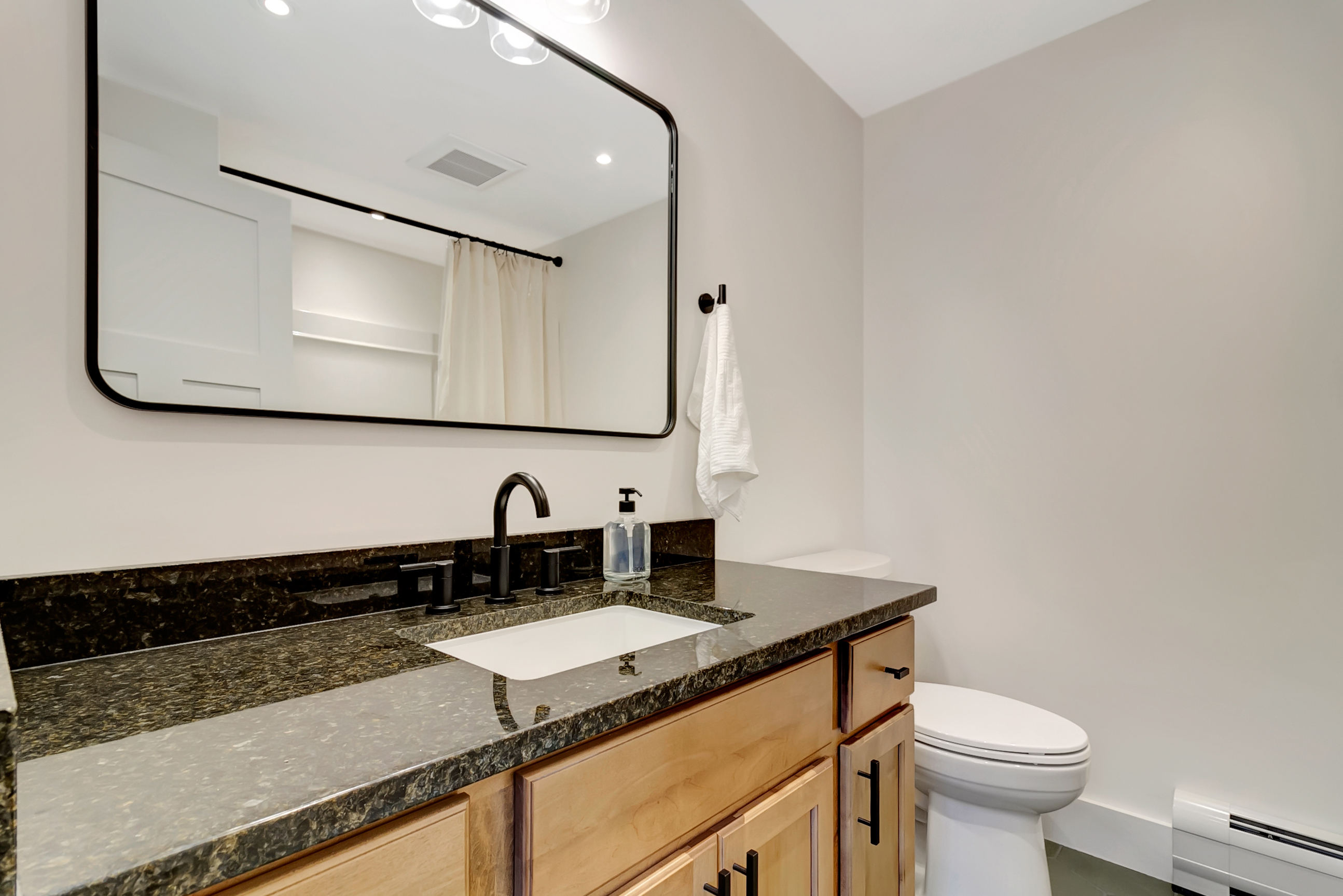 Hall Bath Upstairs