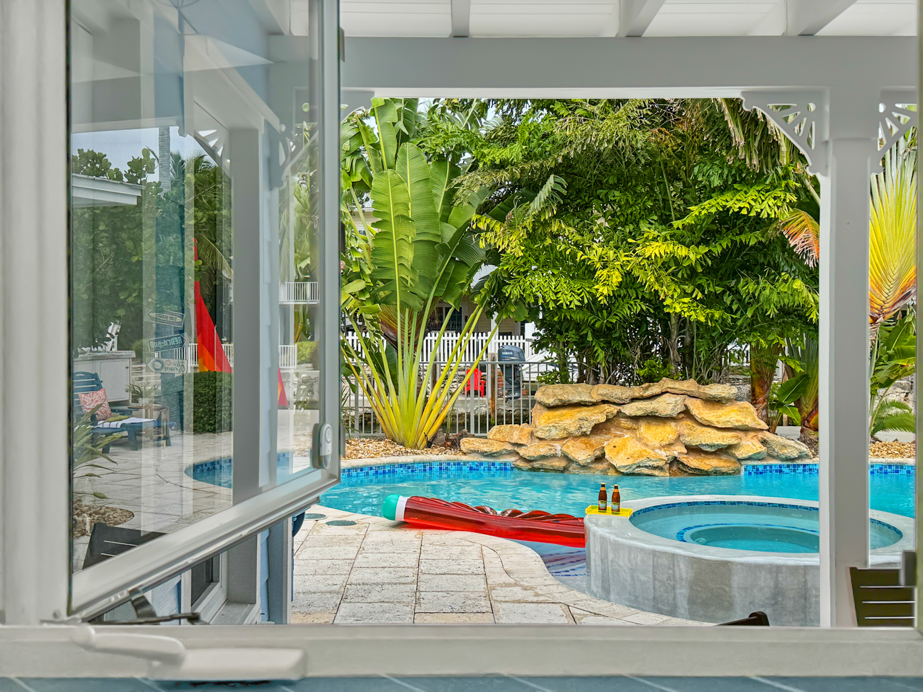 How about THAT for a view from the kitchen?