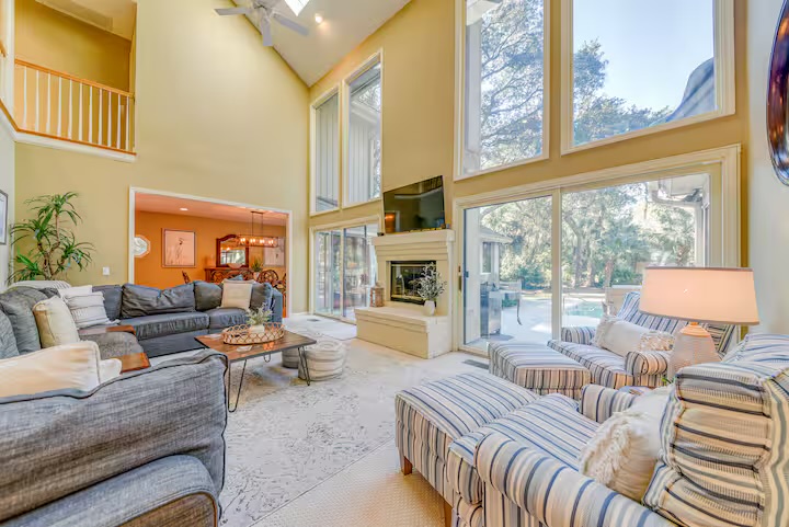 Perfect lounge room, especially during a brief low country summer shower