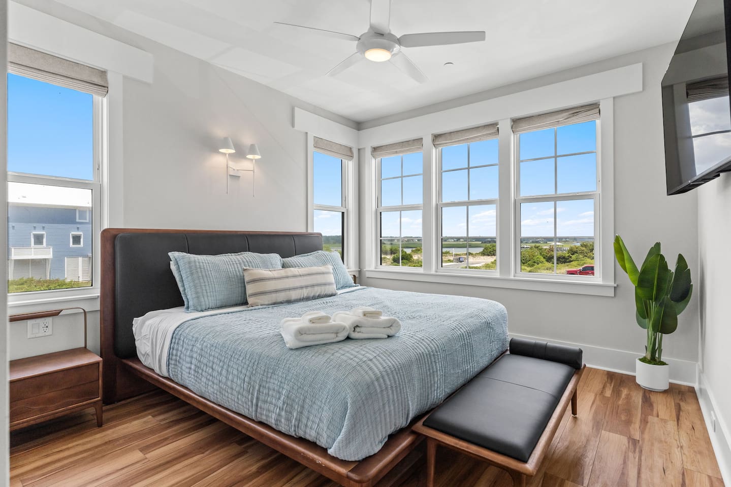 Enjoy a cool & comfortable night of sleep! Suites feature brand new mattresses & pillows, luxury linens, built-in lighting and ceiling fans. Each suite also includes a wardrobe to hang clothing & store luggage out of the way.