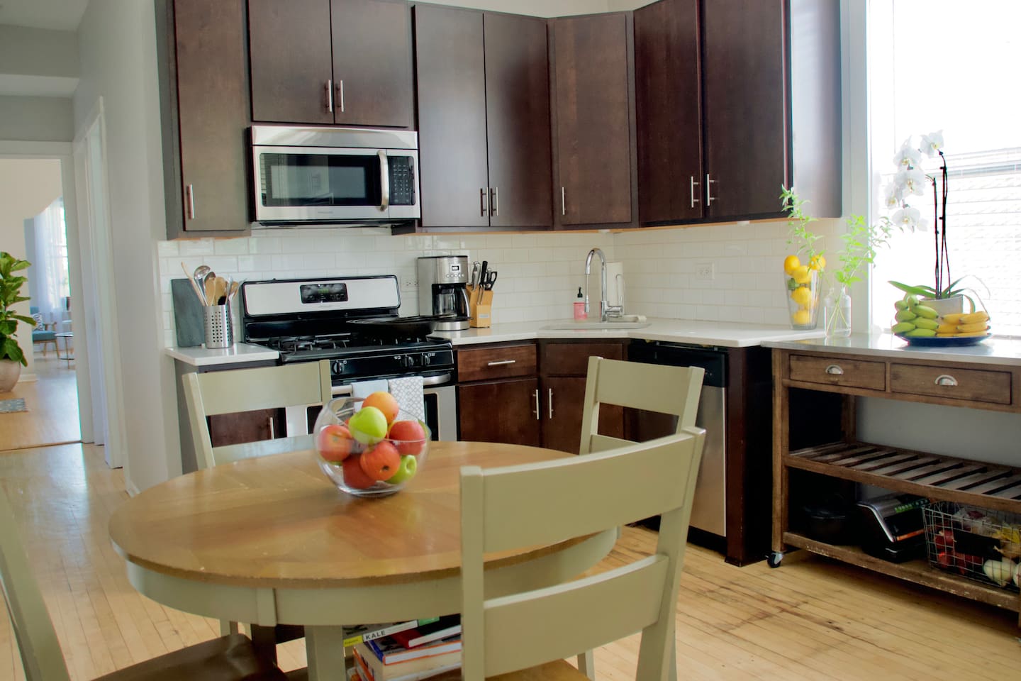 Fully equipped kitchen with modern appliances and dining space for easy meals.