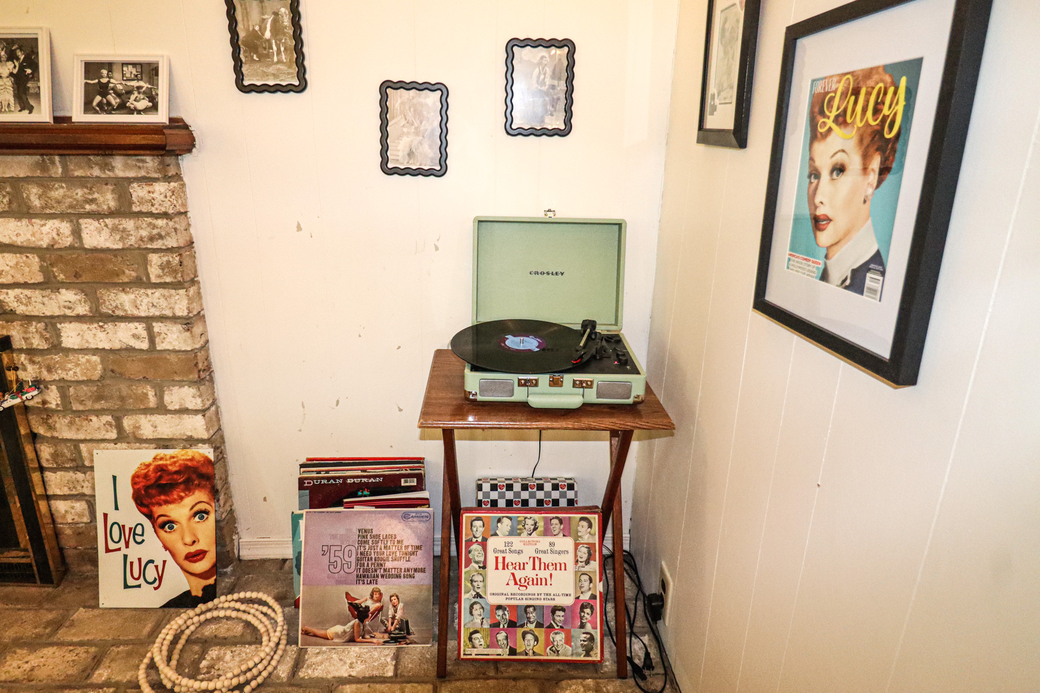 Rediscover the simple joy of vinyl with our vintage inspired player