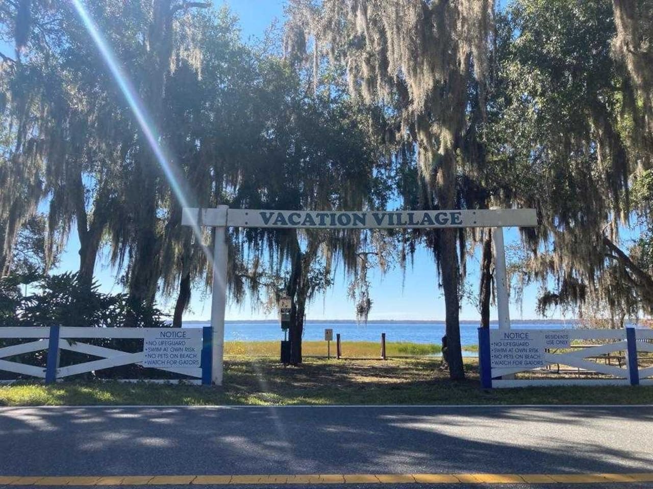 There's a manmade grassy beach on Lake Louisa with picnic tables, a charcoal grill, and lots of peace and quiet! Swimming is allowed but not recommended -- watch for snakes and gators. There's a car-washing station and small play area nearby too.