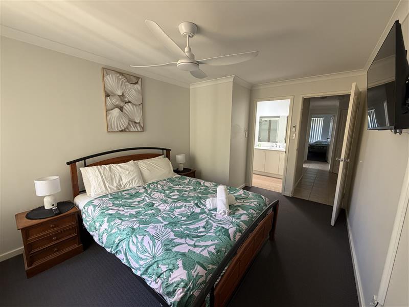 Main Bedroom Queen Bed, Ensuite