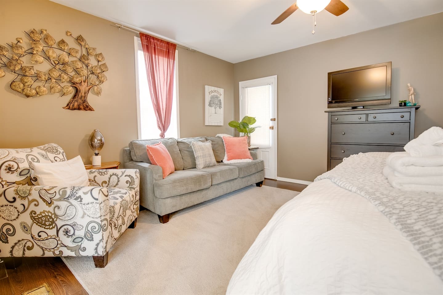 Main Floor king Bedroom