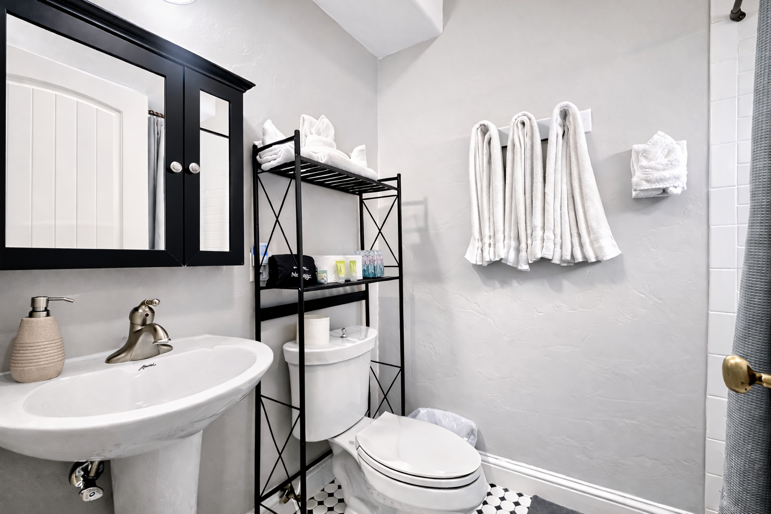 Guest Suite 10 Ensuite Bath