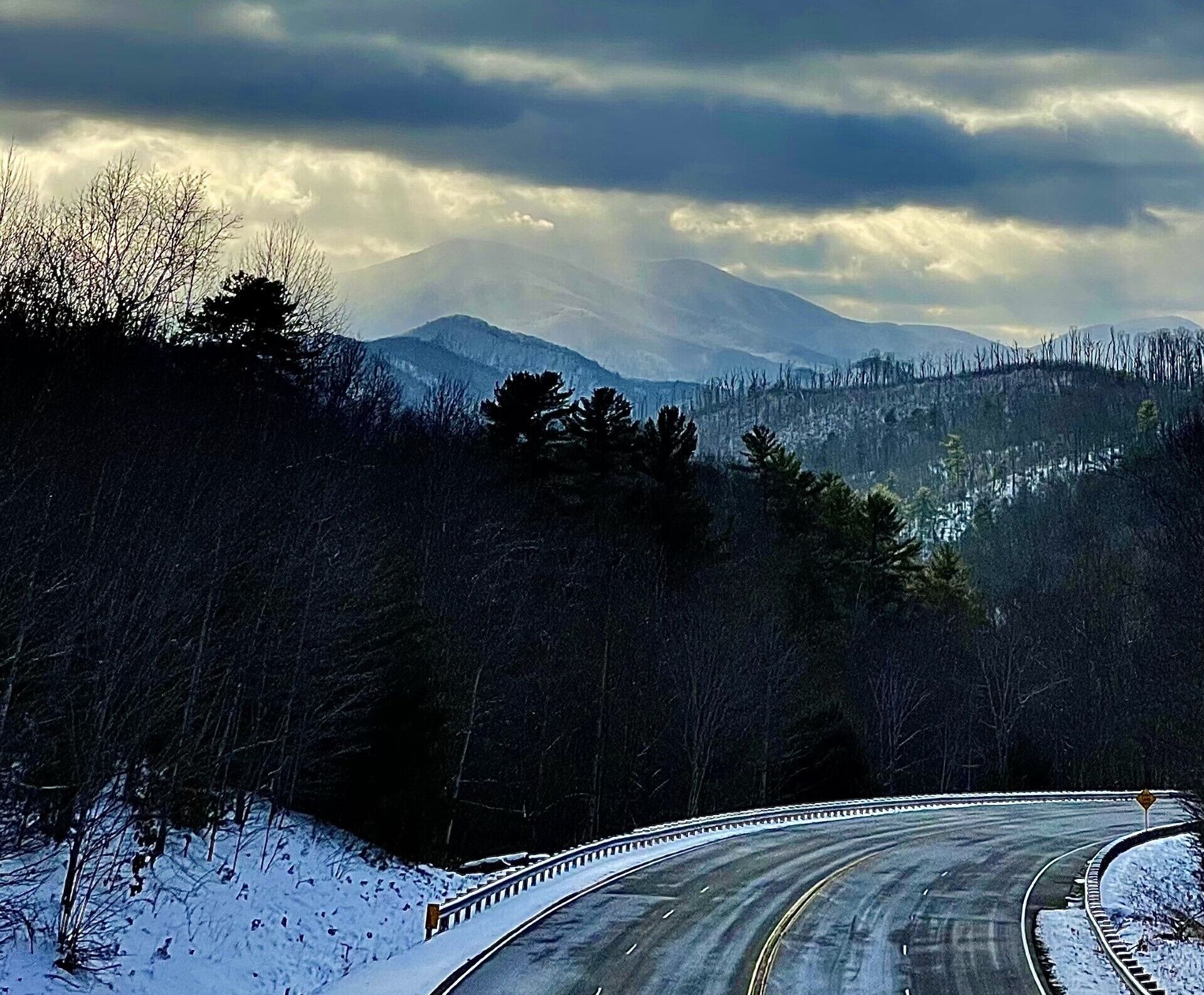 HWY 25/70 driving into the town of Hot Springs in winter