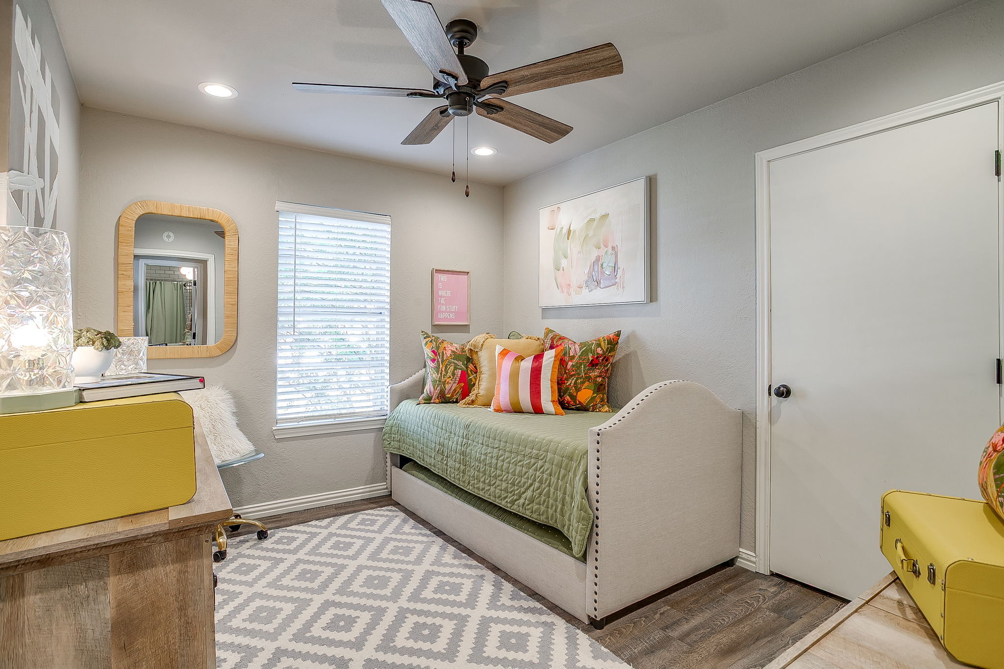 Guest Room with 2 Twin Beds