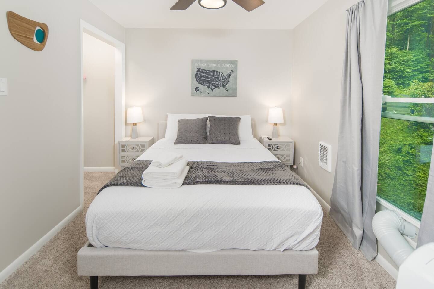 Unit 2: Bedroom #2 (Queen) Includes Roku TV (Hulu+, ESPN+, & Disney+)