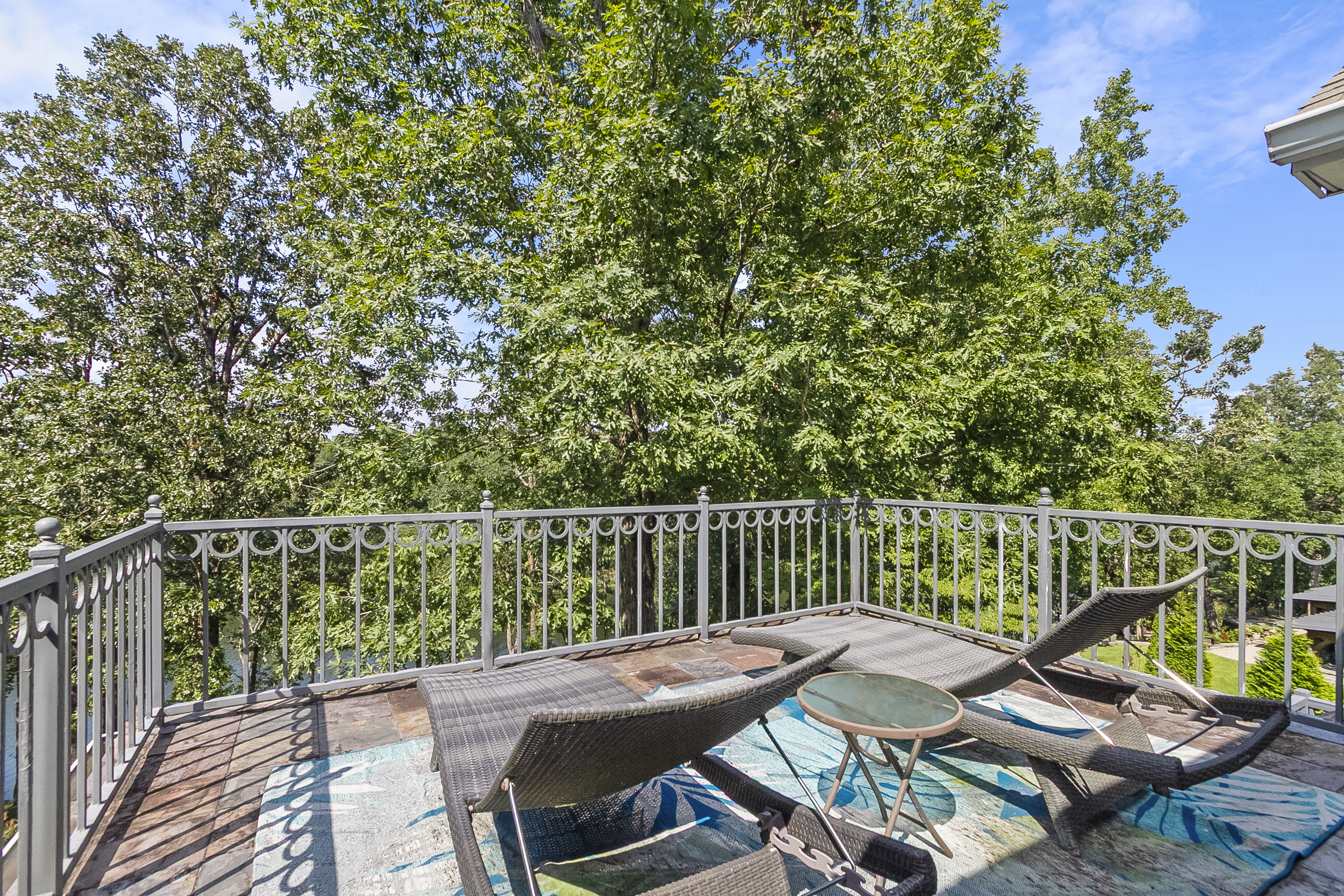 Sun Deck l Lounge Chairs l Views of Lake l Access from Master Bedroom