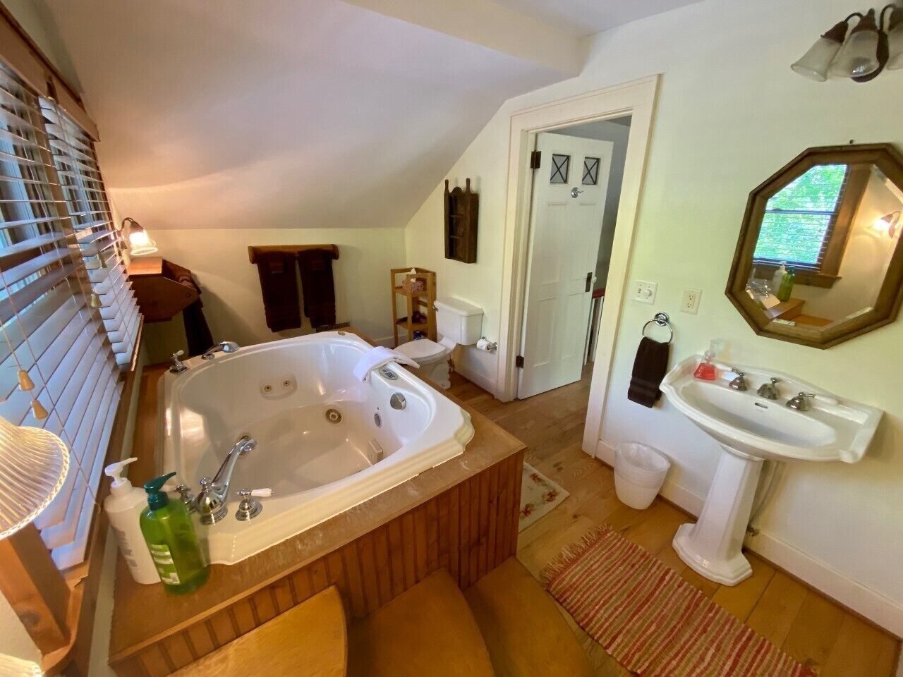 Garden Tub in Upstairs Bathroom