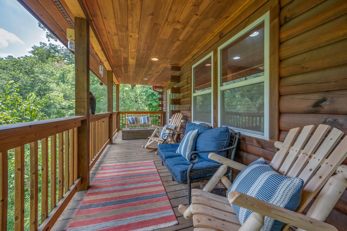 Main level deck overlooking the river  