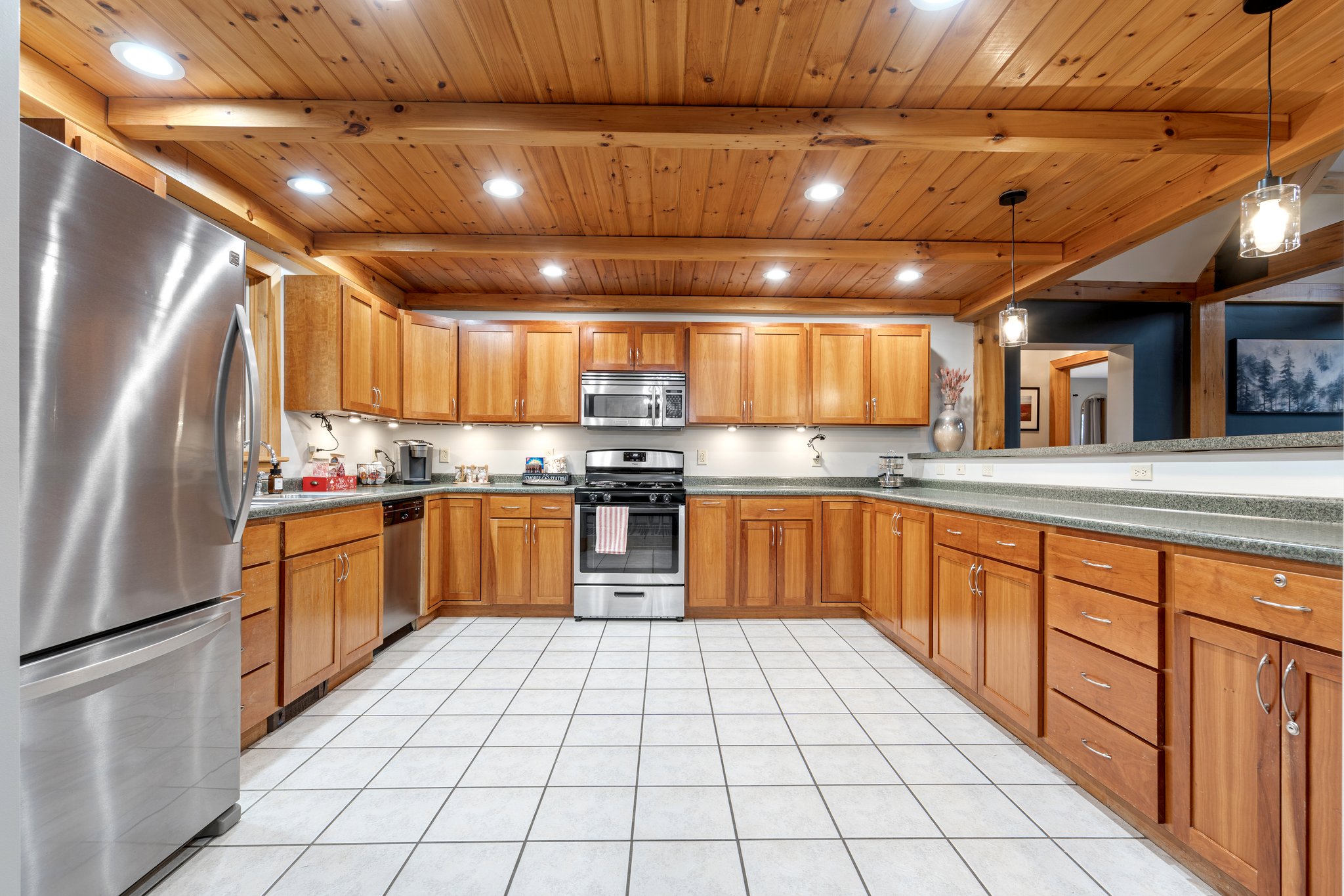 Cook together in a fully equipped kitchen with plenty of space for multiple helpers and shared meals.