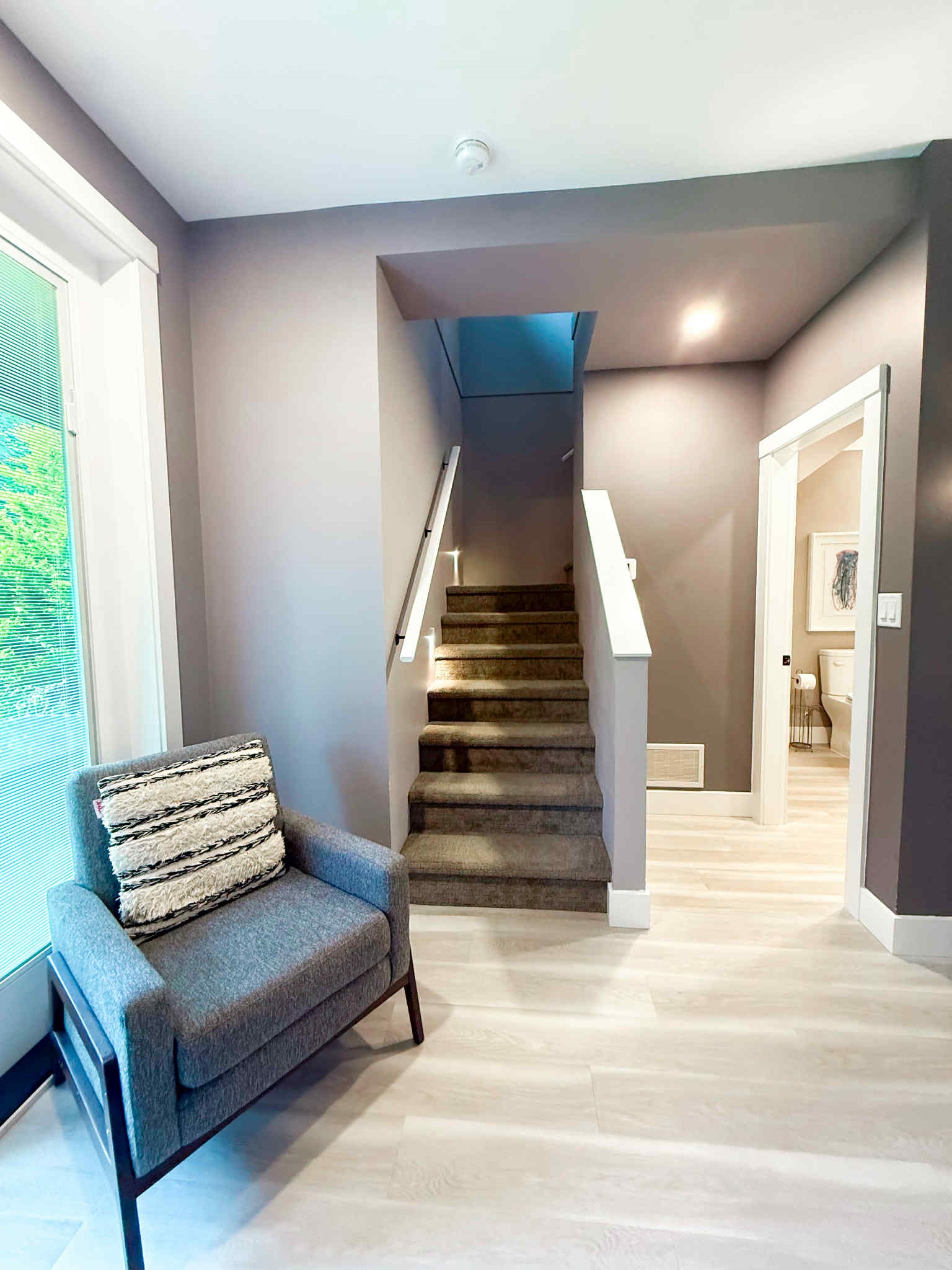 Steps to Upstairs 2 bedrooms.