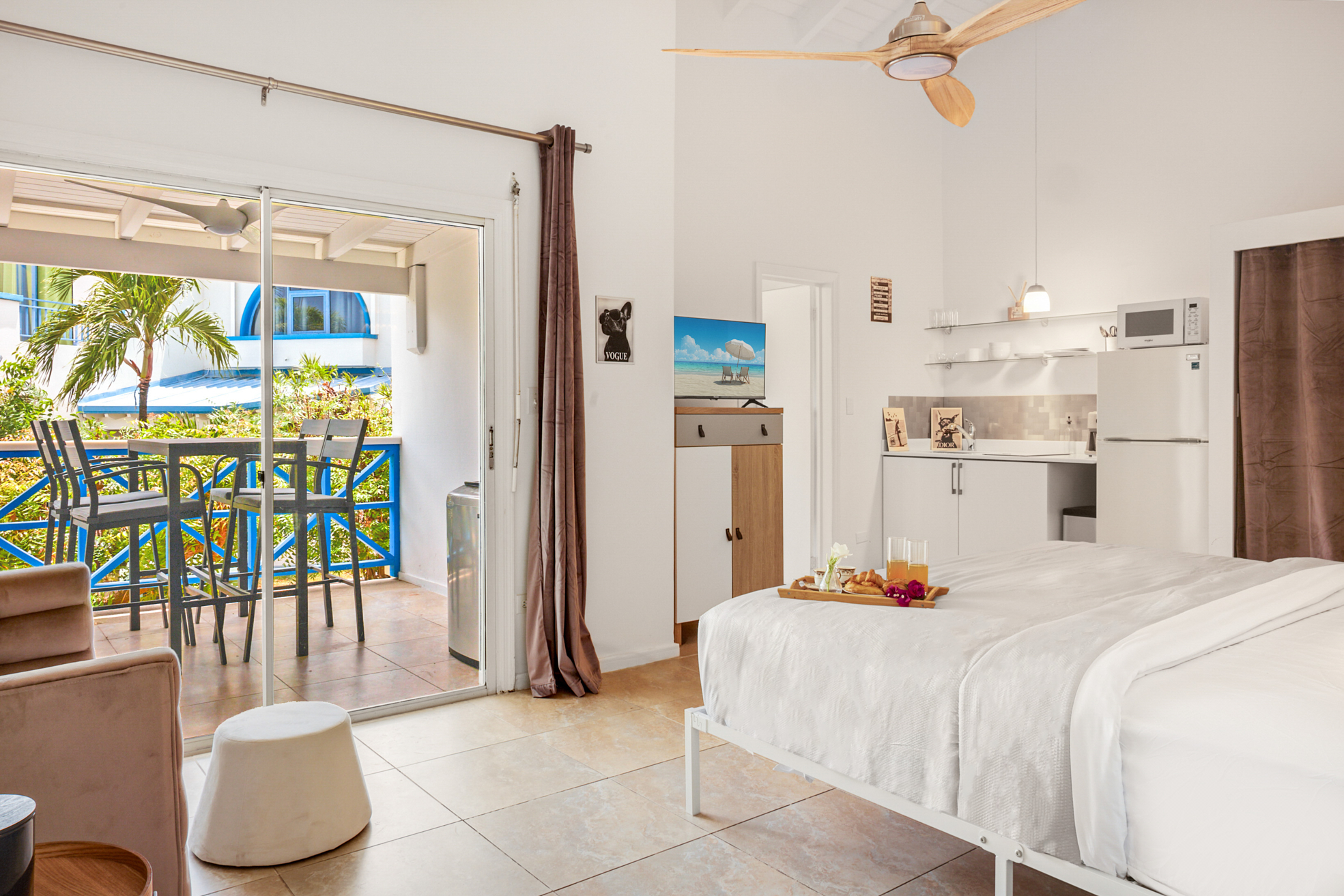 Studio One-Bed w/ Full Kitchen!