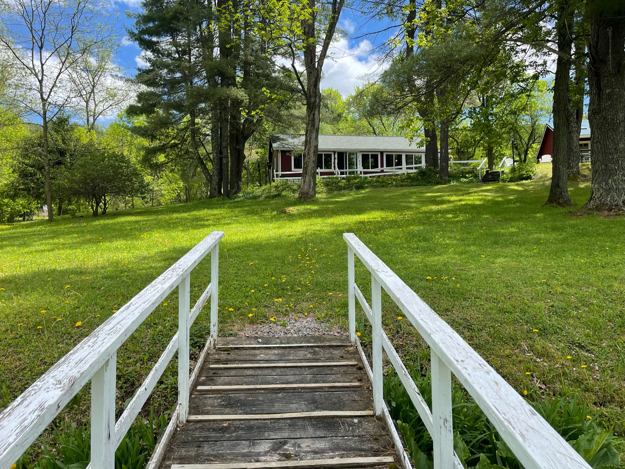 Twin Pines walk way to the house from the waterfront.