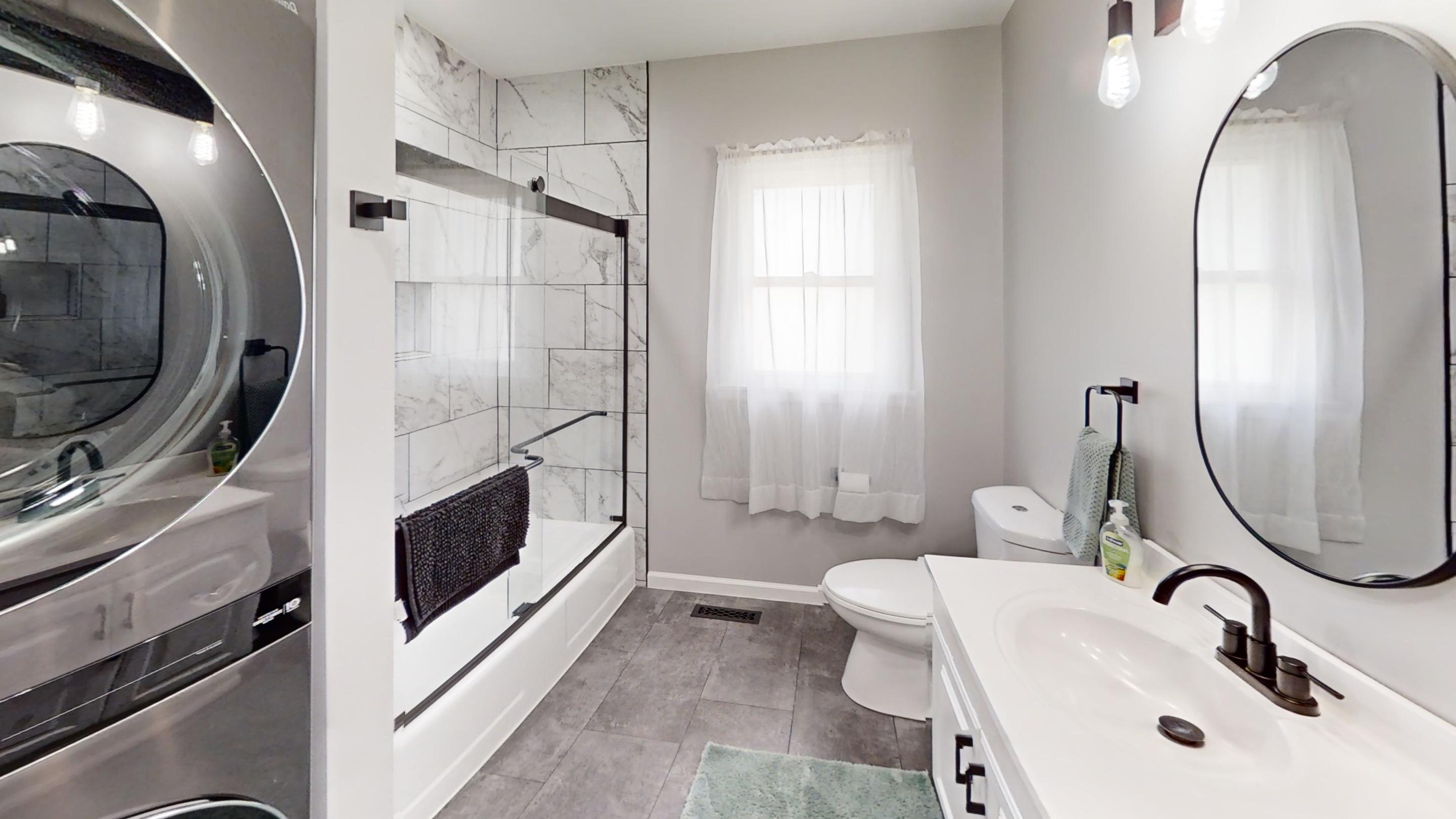 Full Bathroom/ Laundry