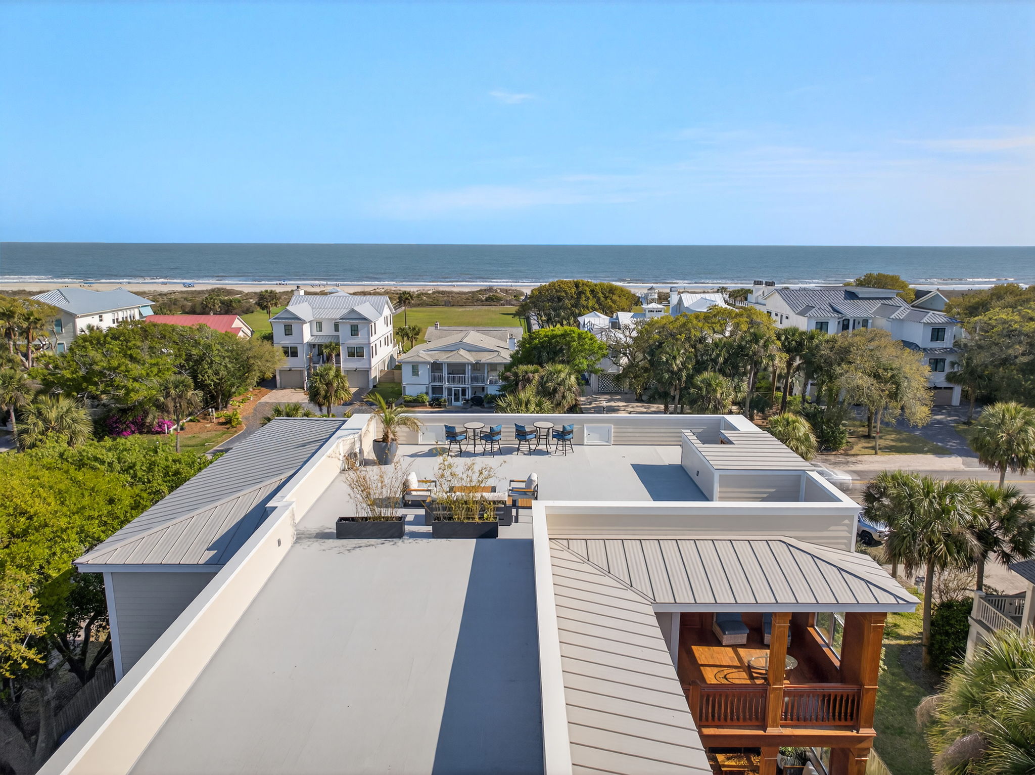Rooftop deck | Rosewood Retreat | 2605 Palm Blvd, Isle of Palms, SC | IOP Escapes