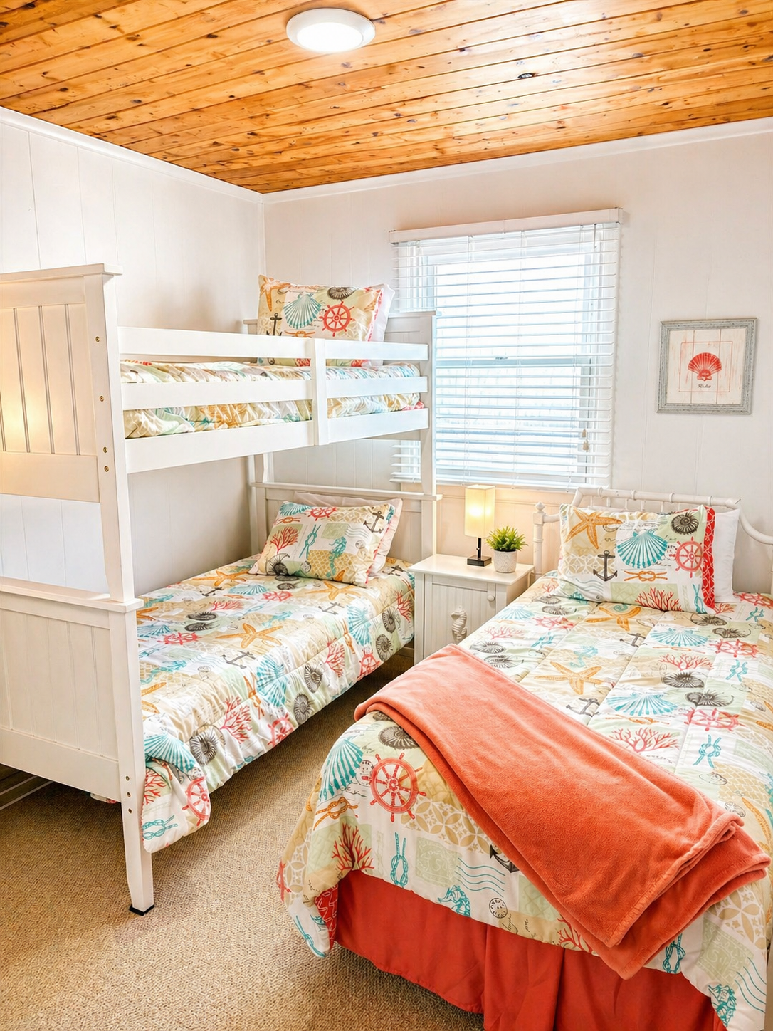 Bedroom 3, Twin bed and bunks