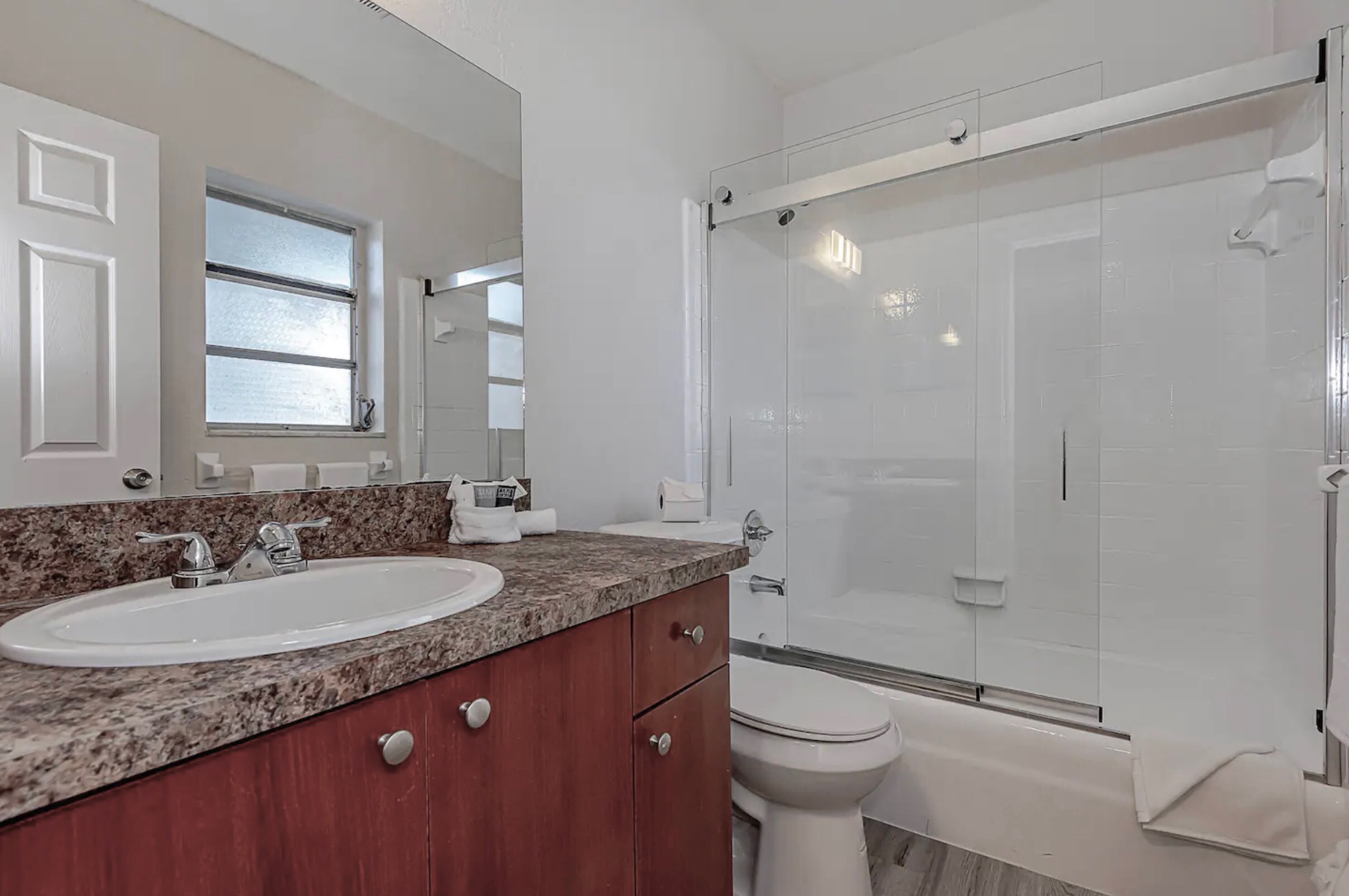 Your Pier Walk studio comes equipped with basic bath products, such as body soap, shampoo, and conditioner.