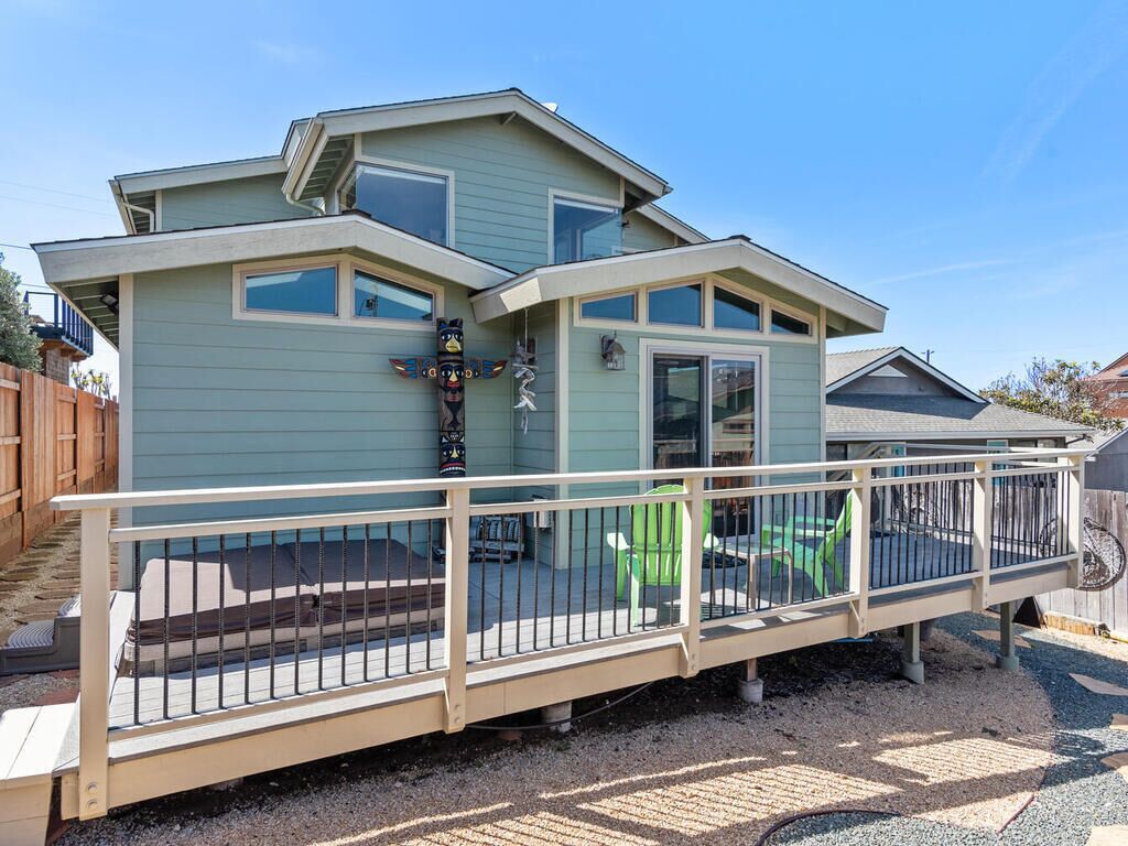 Back deck/yard - HOT TUB NOT FOR GUESTS