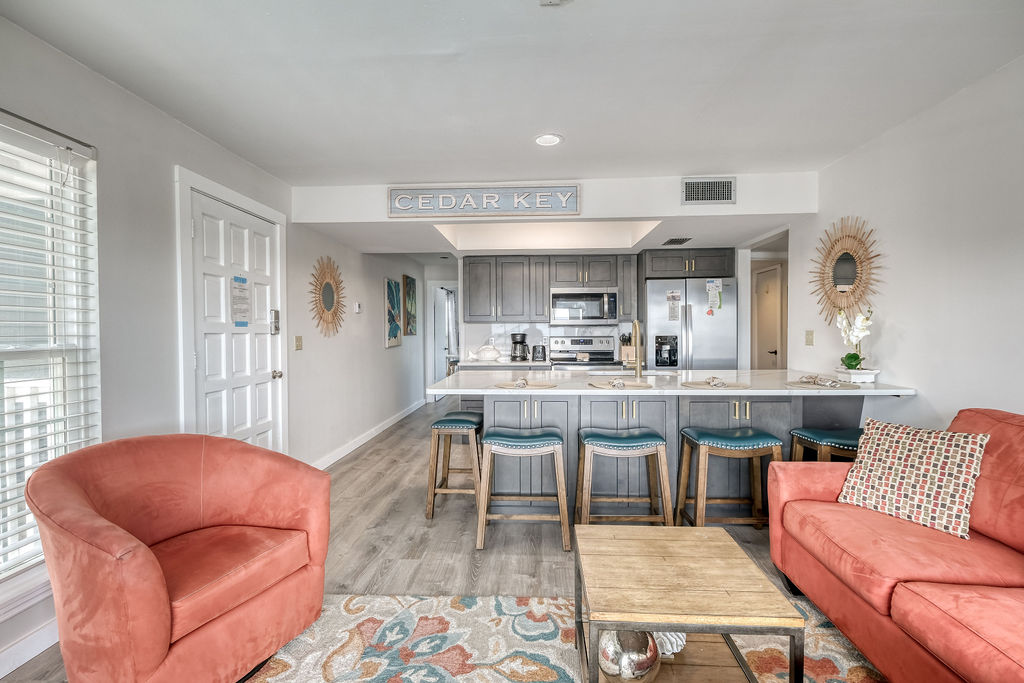 Dining Bar with seating for four