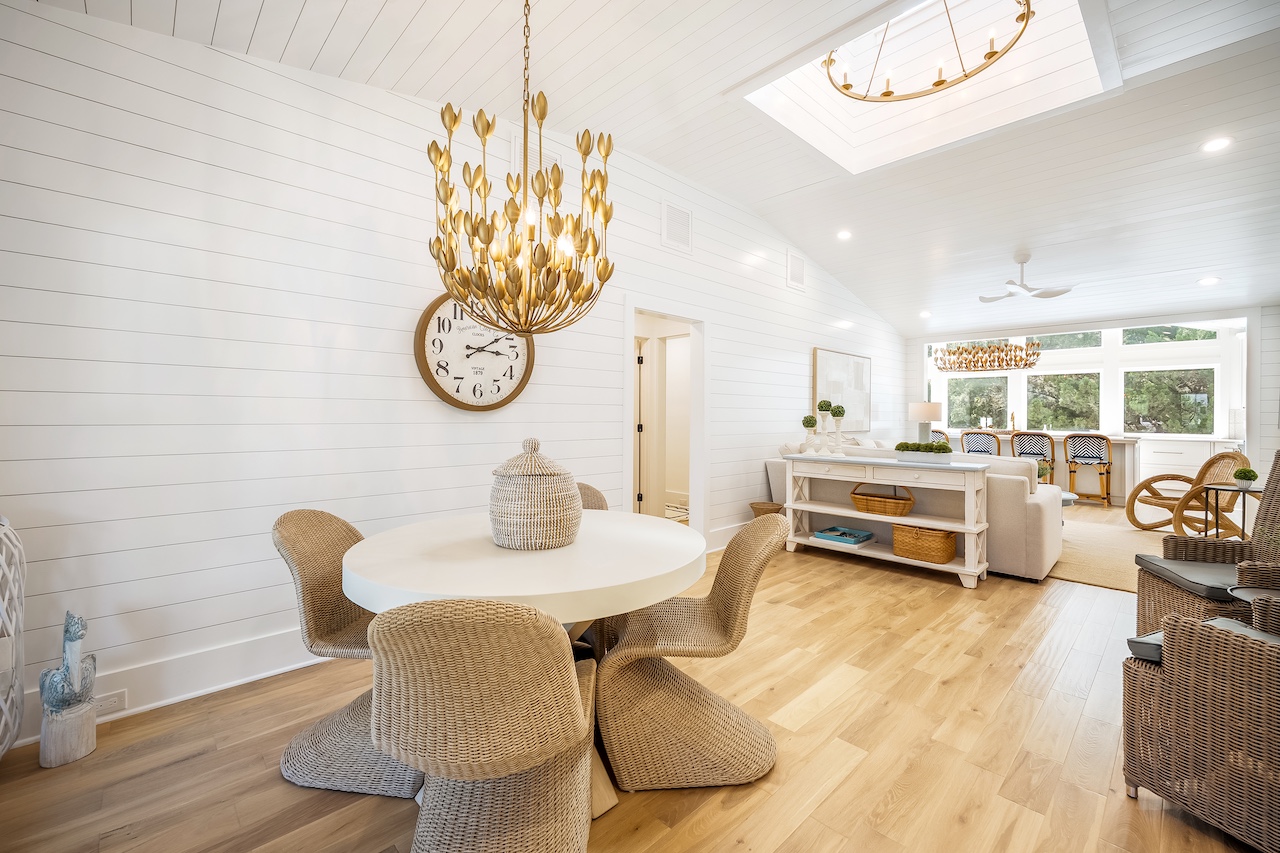 Dining Area | 19 Sand Crab | IOP Escapes
