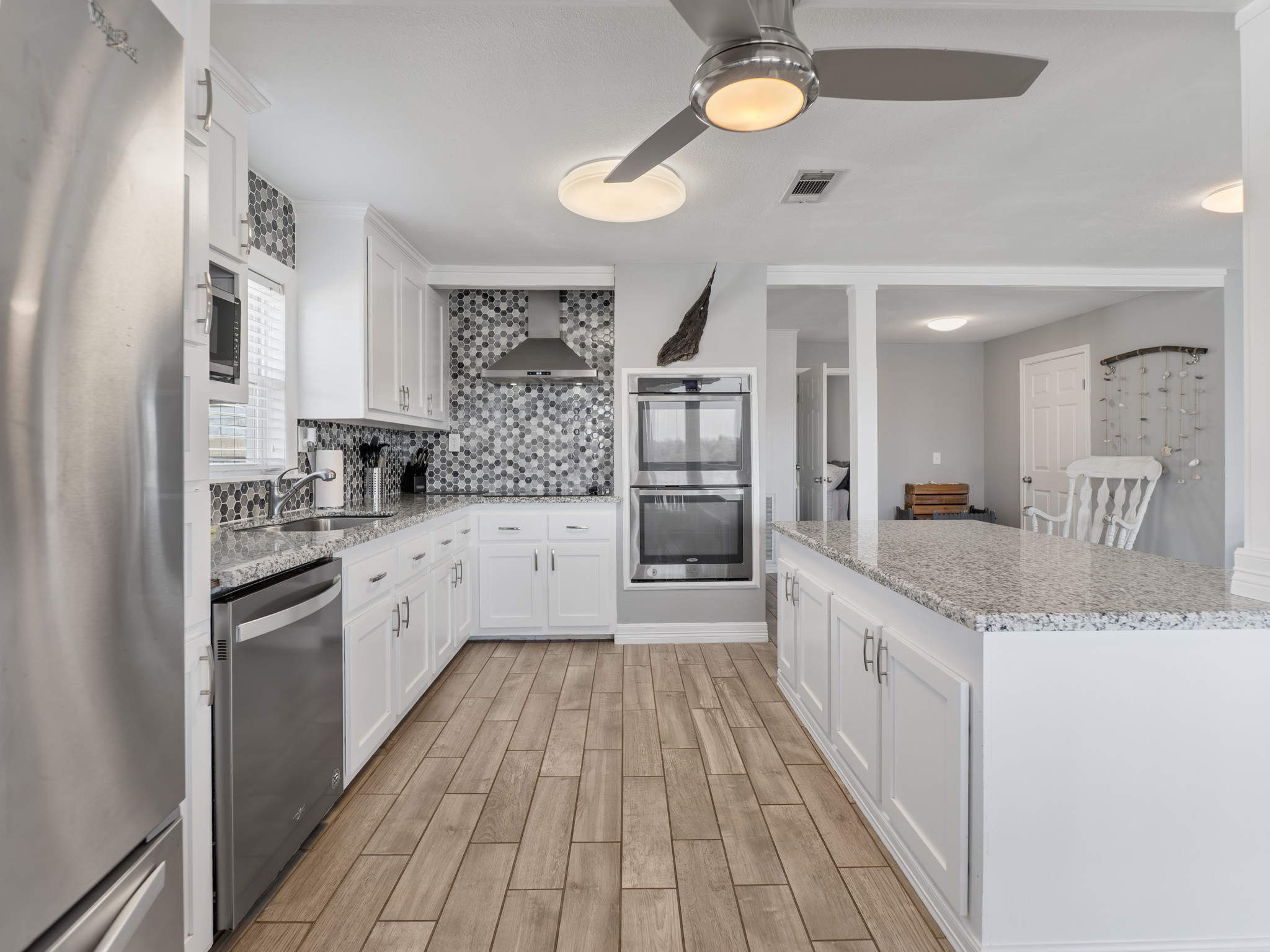 Main Kitchen (upstairs)