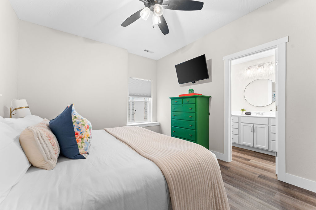 Lower level King bedroom w/ ensuite bath
