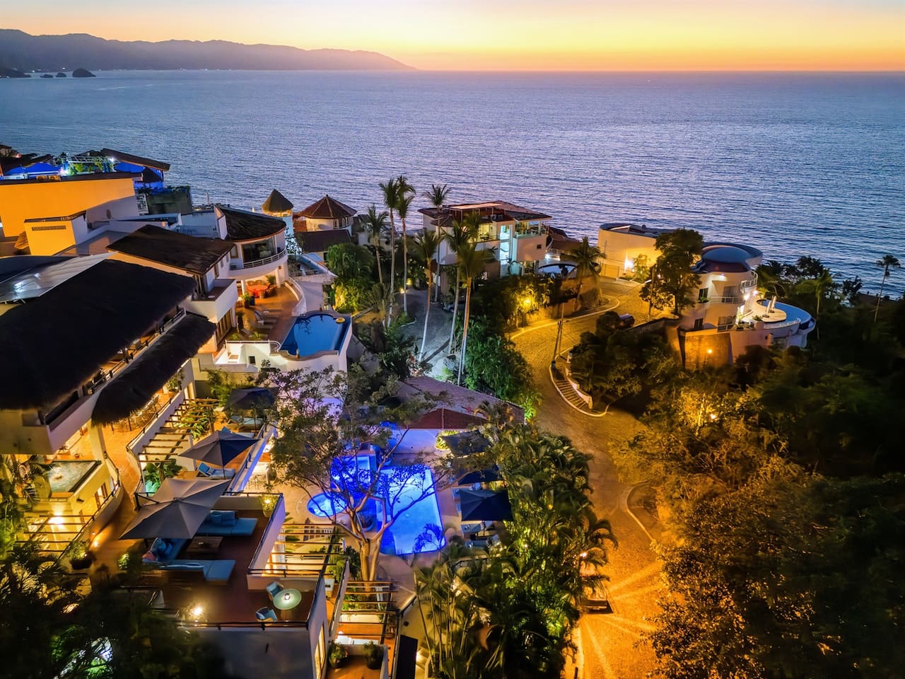 Villa Primrose - Night View