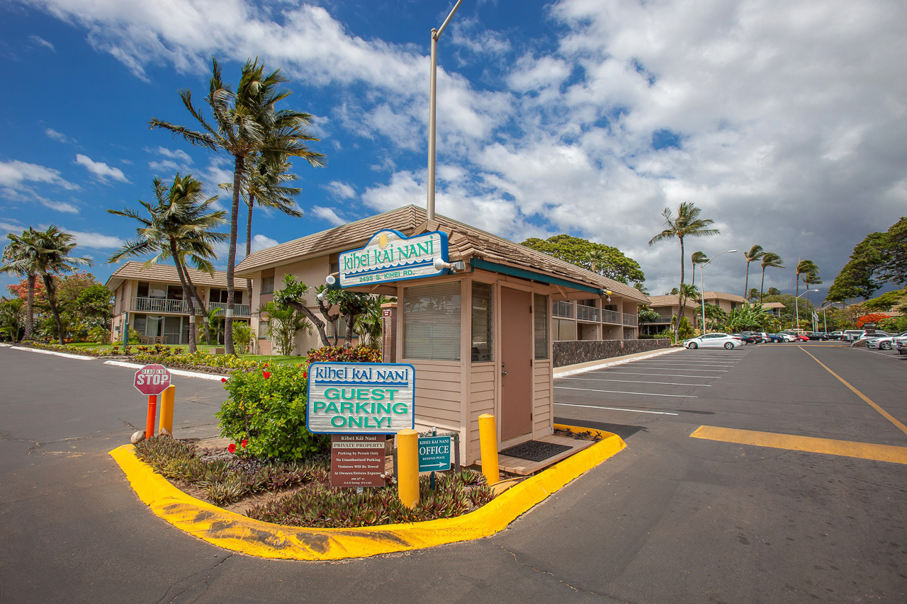 Kihei Kai Nani Welcomes You w/Classic Aloha