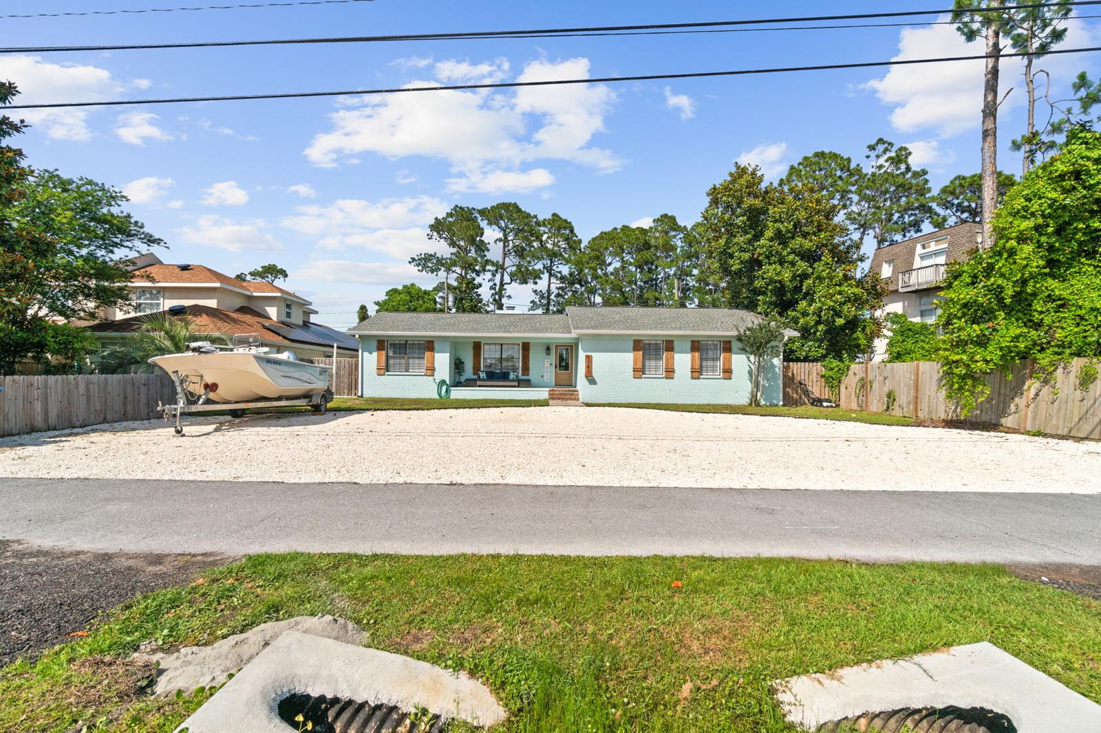 Front of North Lagoon Getaway with ample parking
