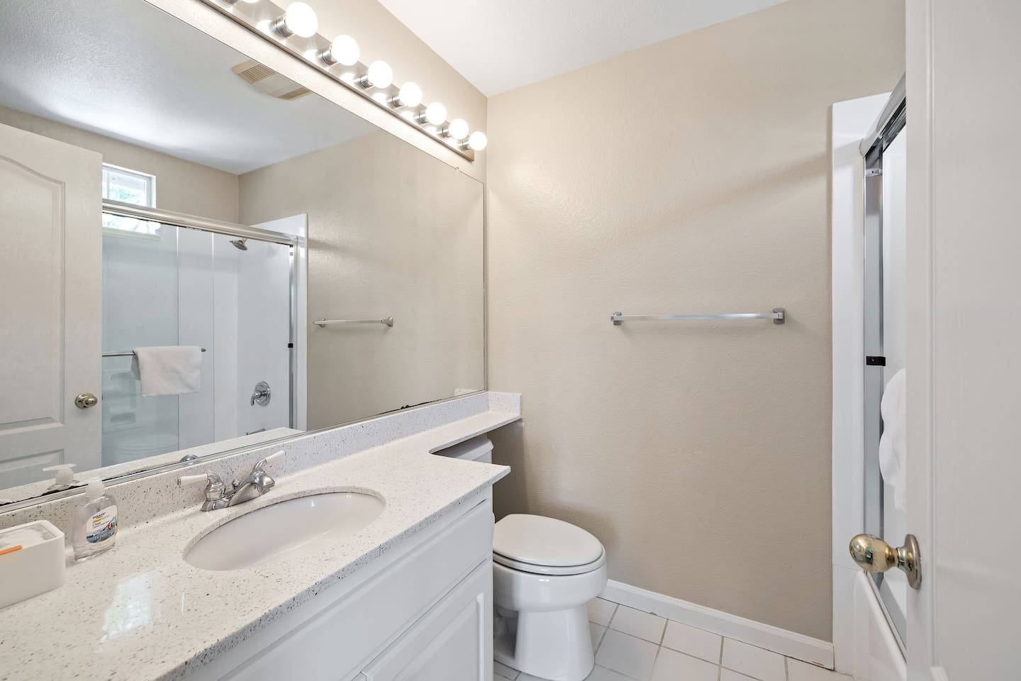 Bedroom 3 full bathroom