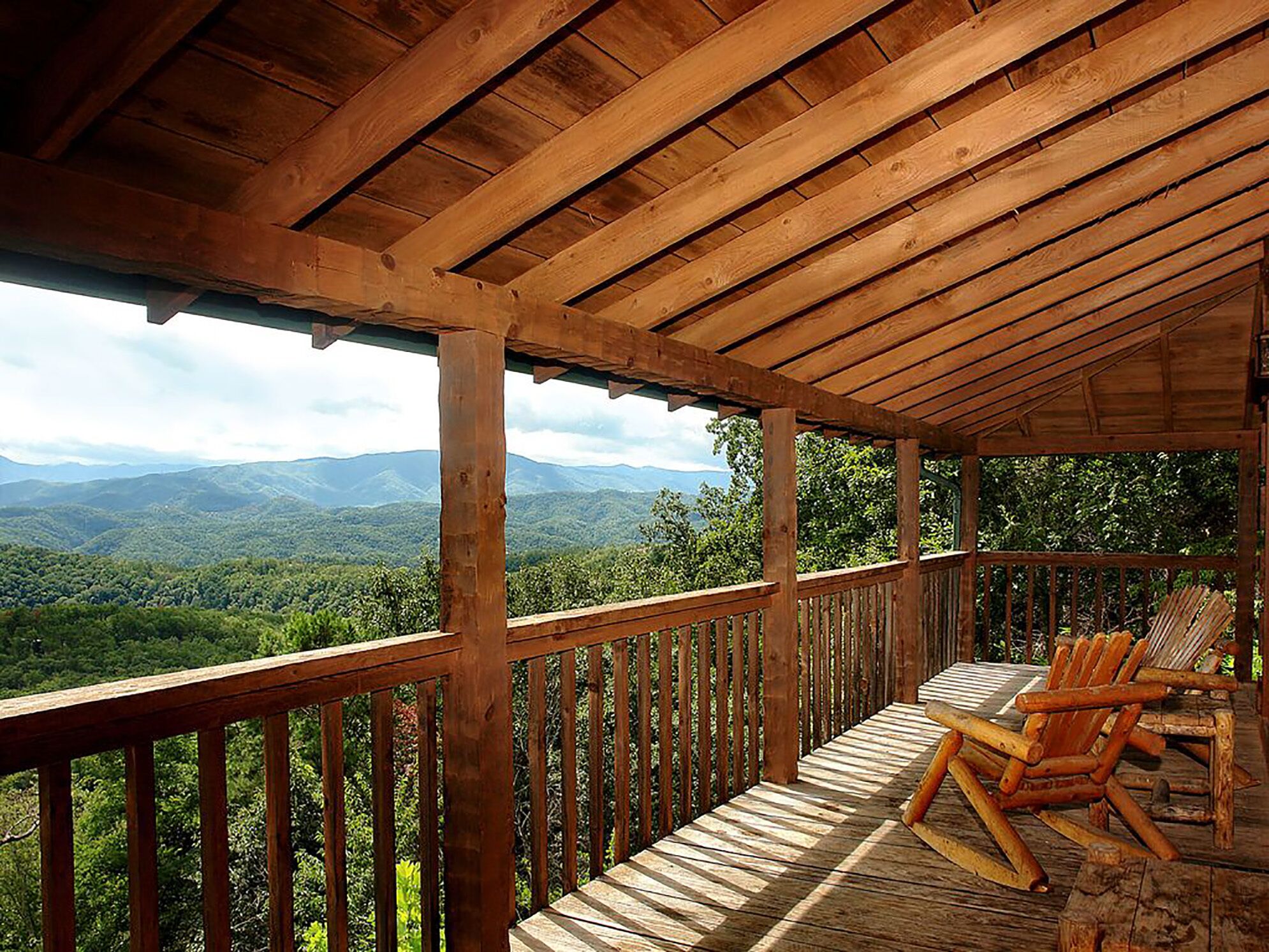 Wrap around porch with amazing view of the strip.