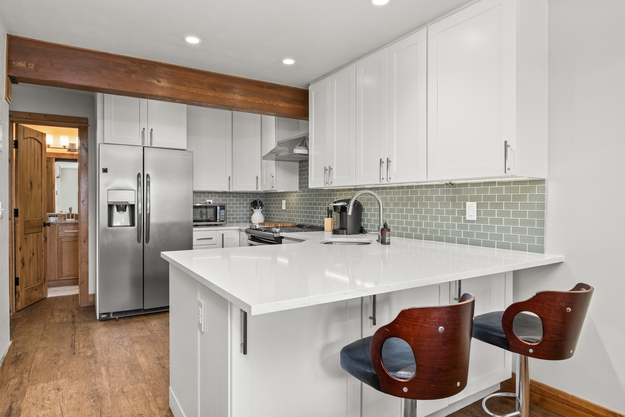 Modern Kitchen | Breakfast bar for 2