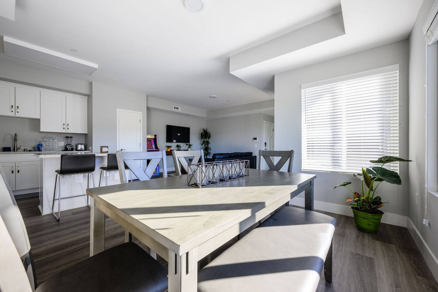 Dinning room table
