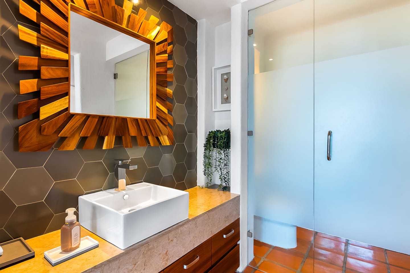 Suite 2 Bathroom