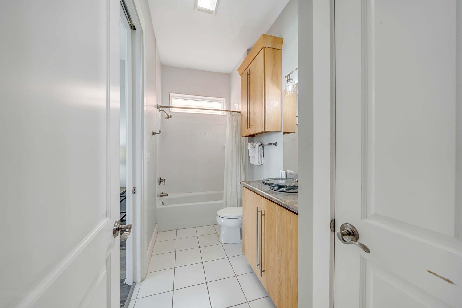 2nd Bathroo