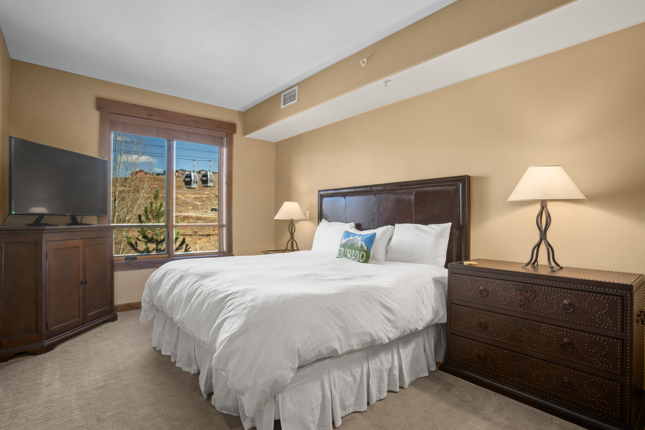 Bedroom 2 - King Ensuite