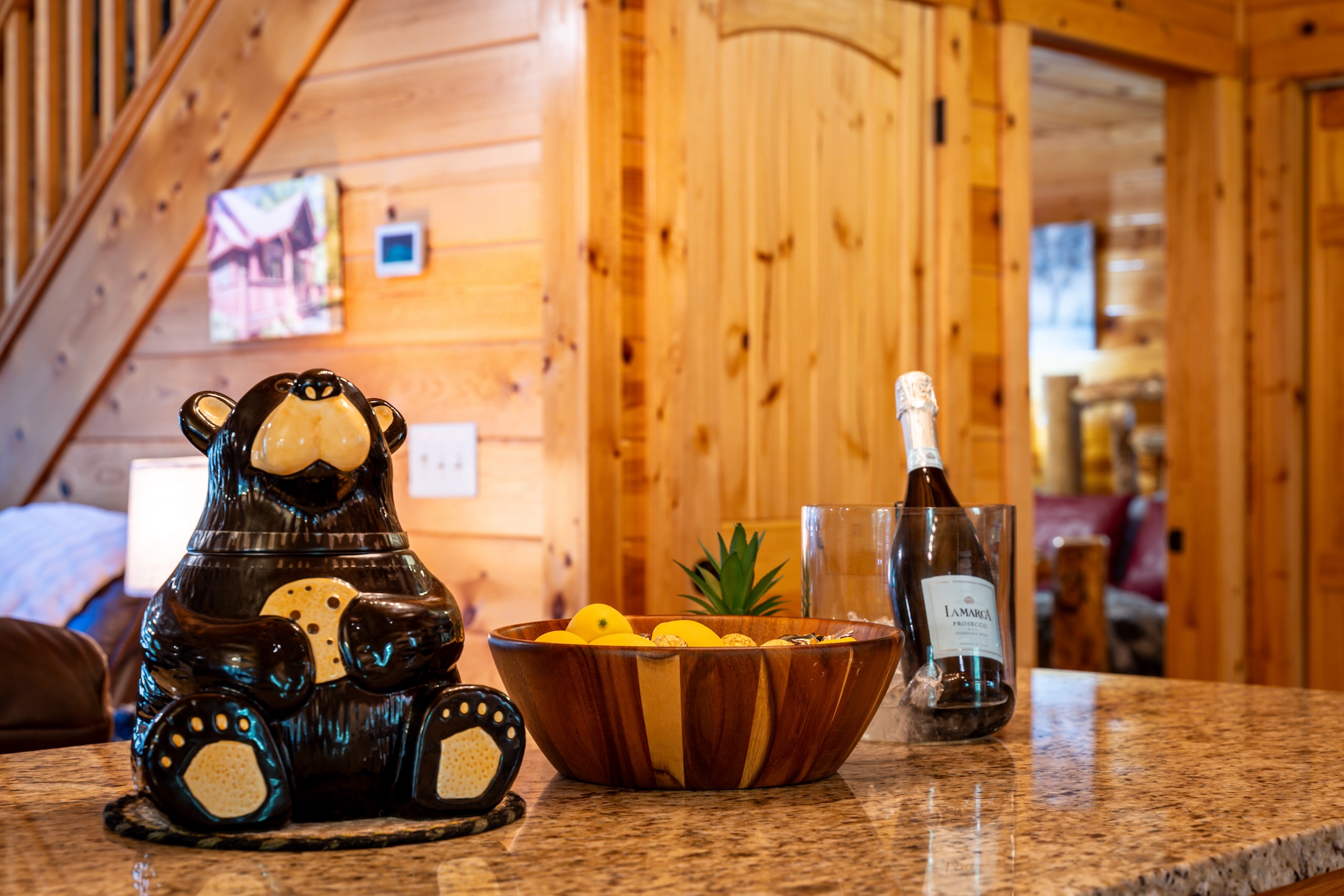 It is all about the bears in this cabin! We wish you a beary and pawlishious good time.