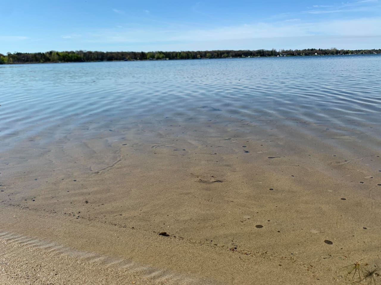 Clear water and sandy bottom