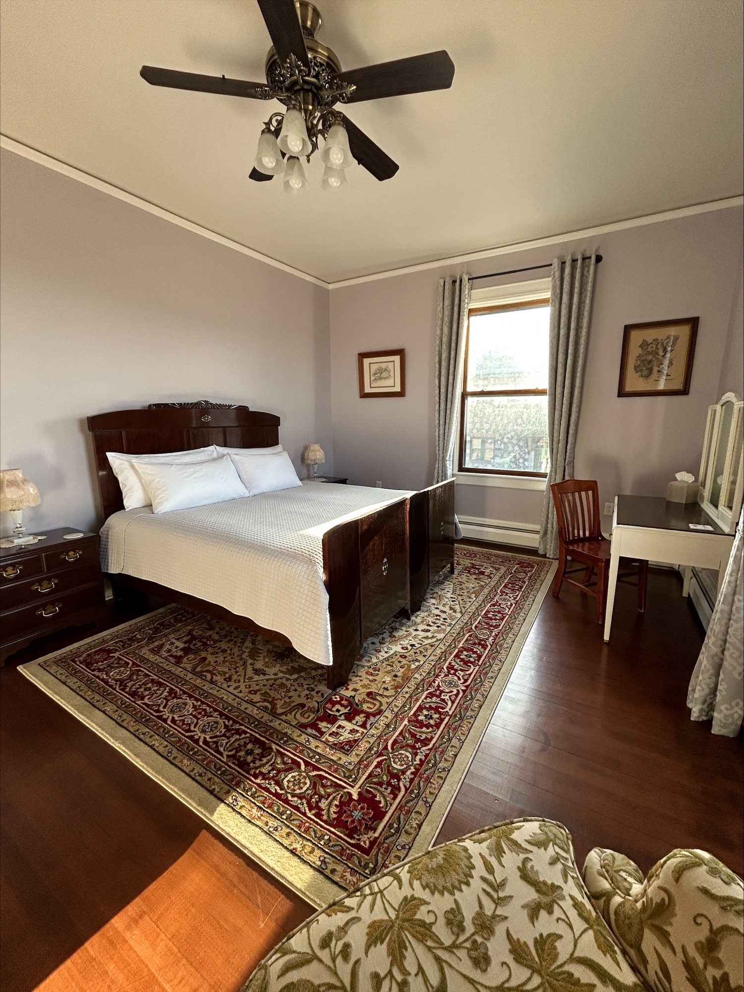 Lilac Room - King bed