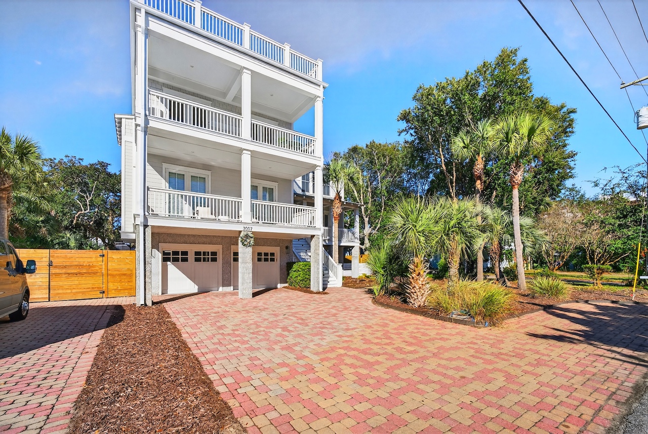 3007 Cameron - Driveway Parking