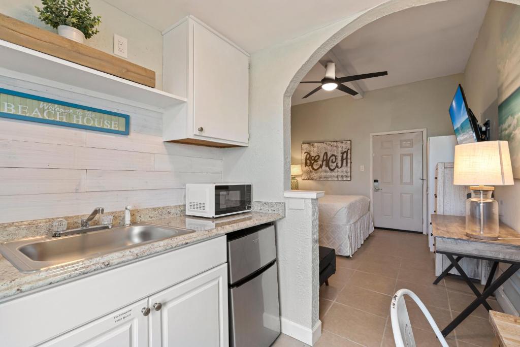 Streamline kitchenette