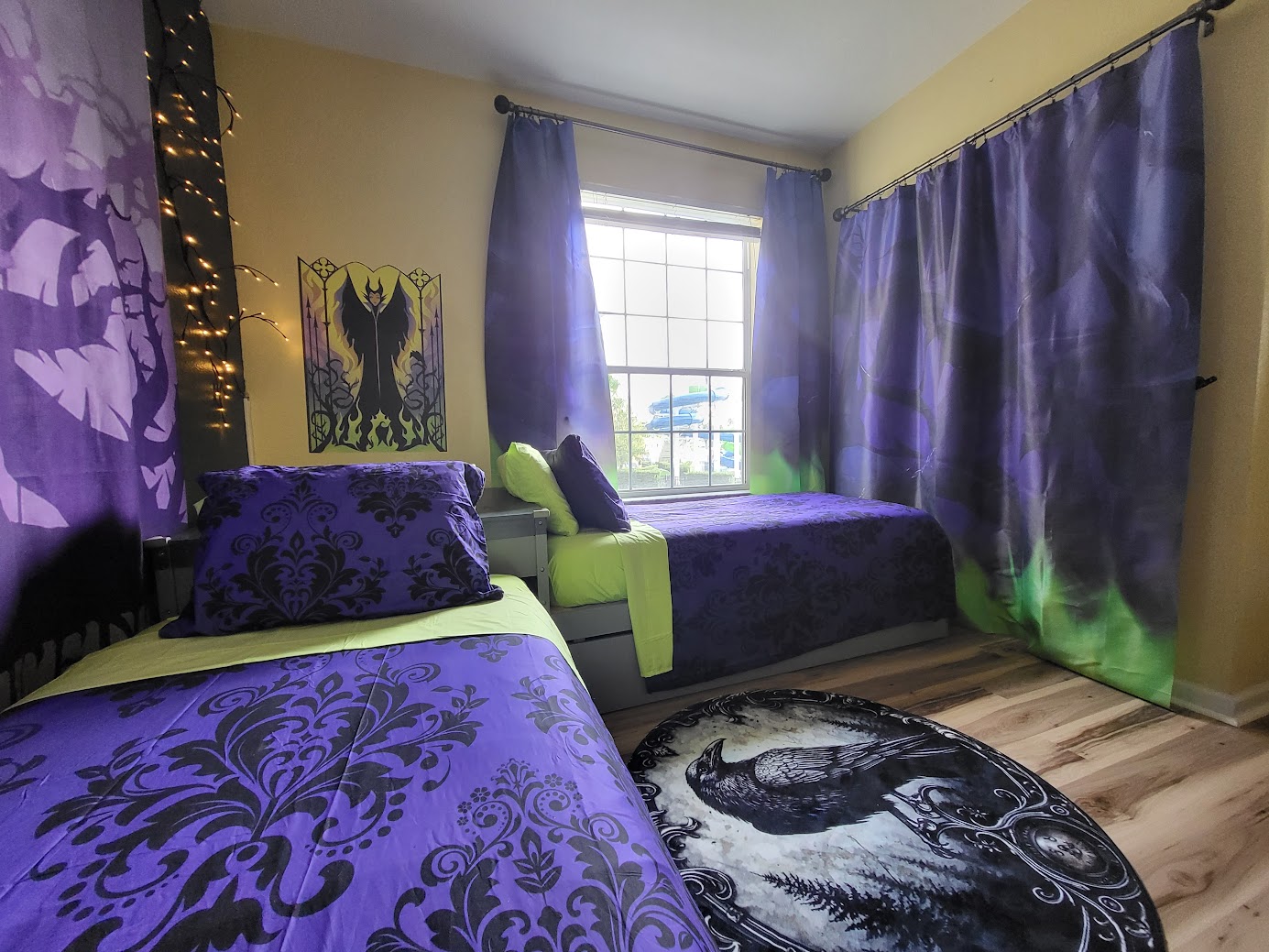 Is that a water slide I see out that window?  YUP!