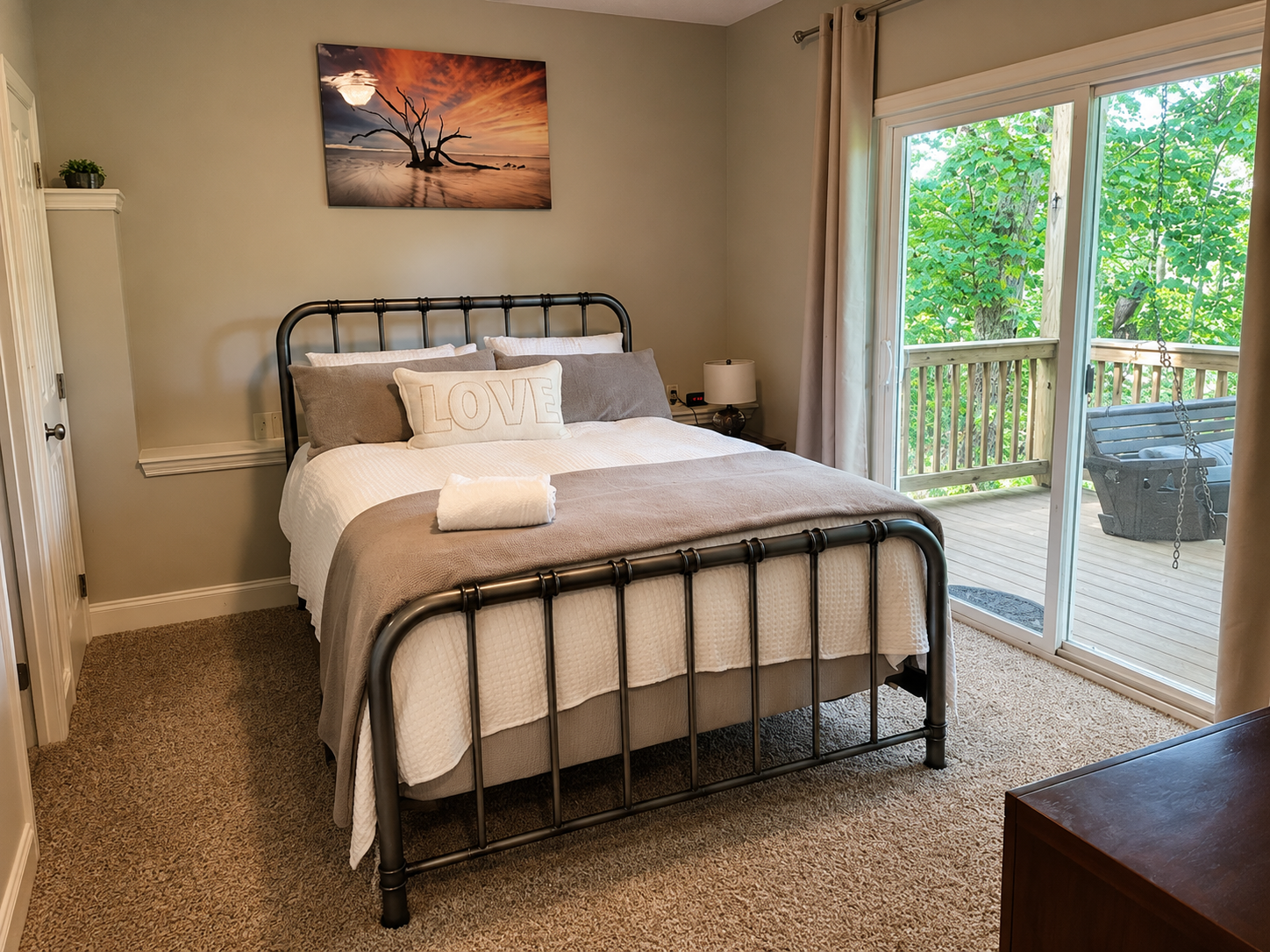 Lakefront Queen bedroom