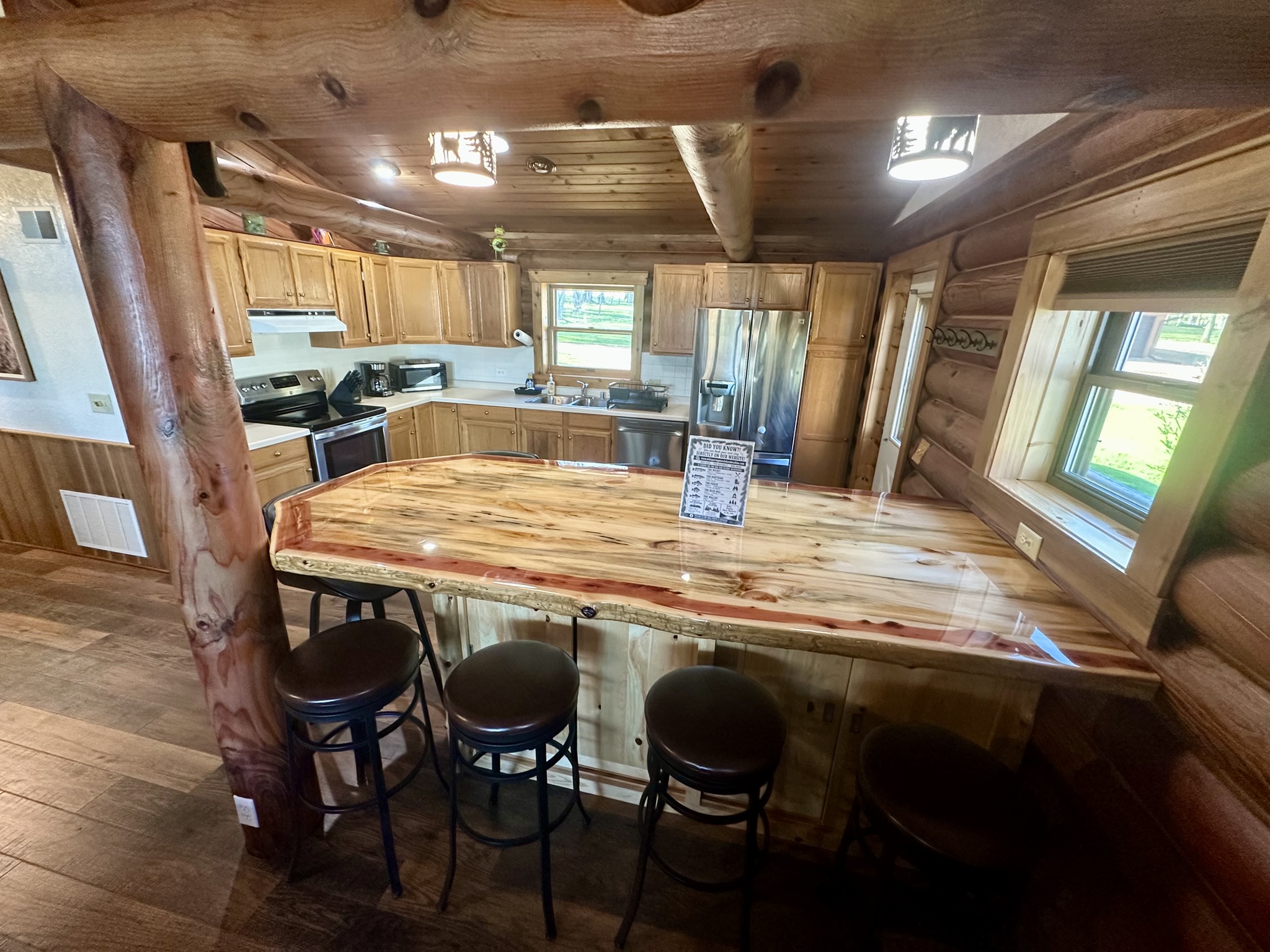 Dining area/Seating for 8 people