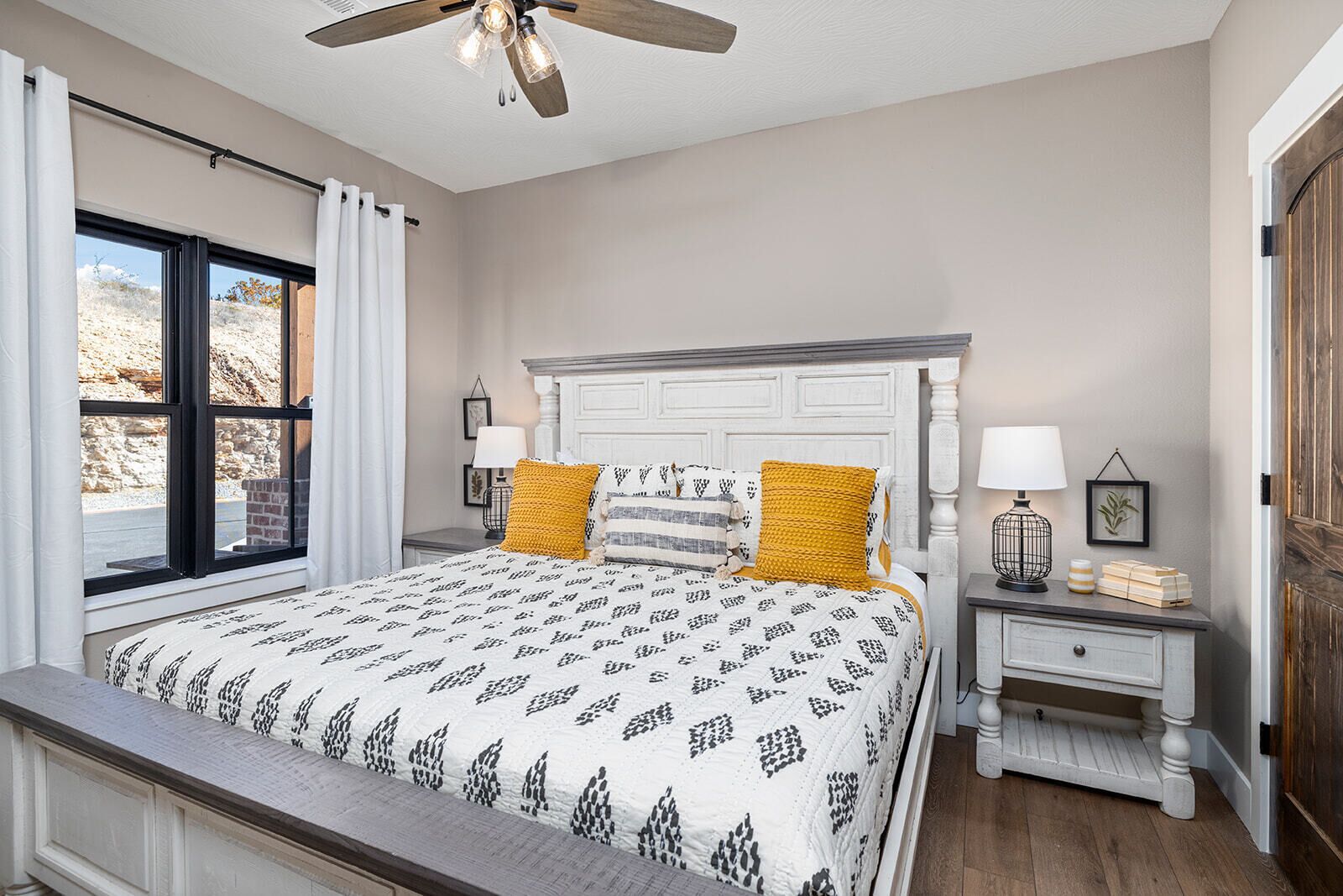 Main Level King Bedroom w/attached bathroom